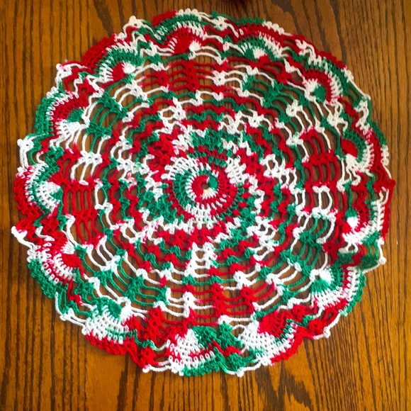 HANDMADE  Crochet Round Cotton Lace Table Doily  14” Round Red, White, Green - Picture 5 of 5